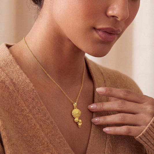Chrysanthemum Flower: History, Meaning, and Jewelry Symbolism