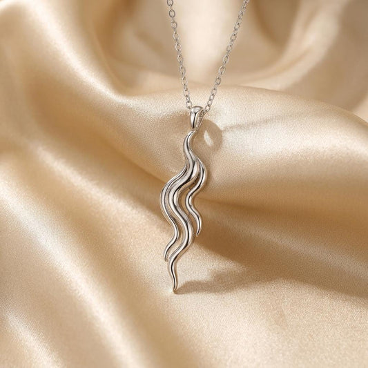 Aurora Vein jewelry design featured in the Rimossa meaning guide