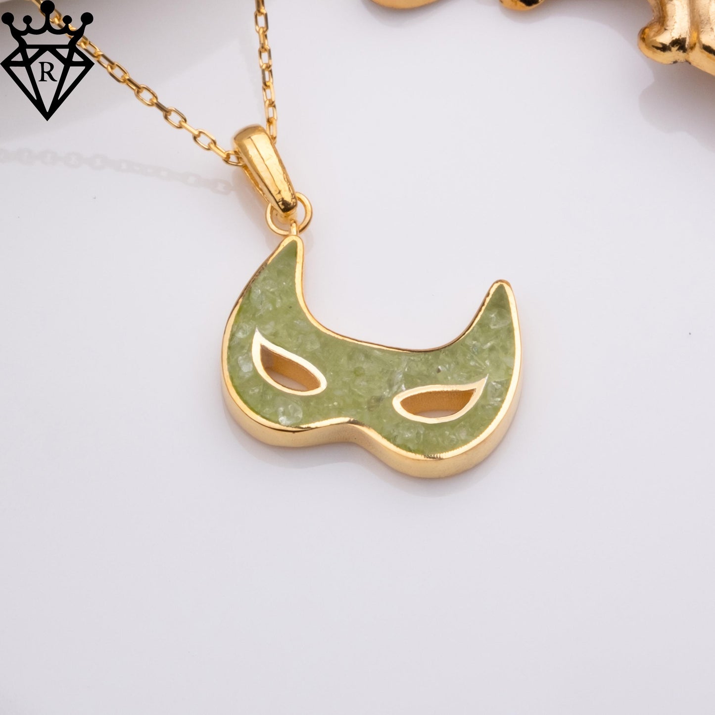 Peridot Mask Pendant Necklace: 925 Sterling Silver, Gold Plated