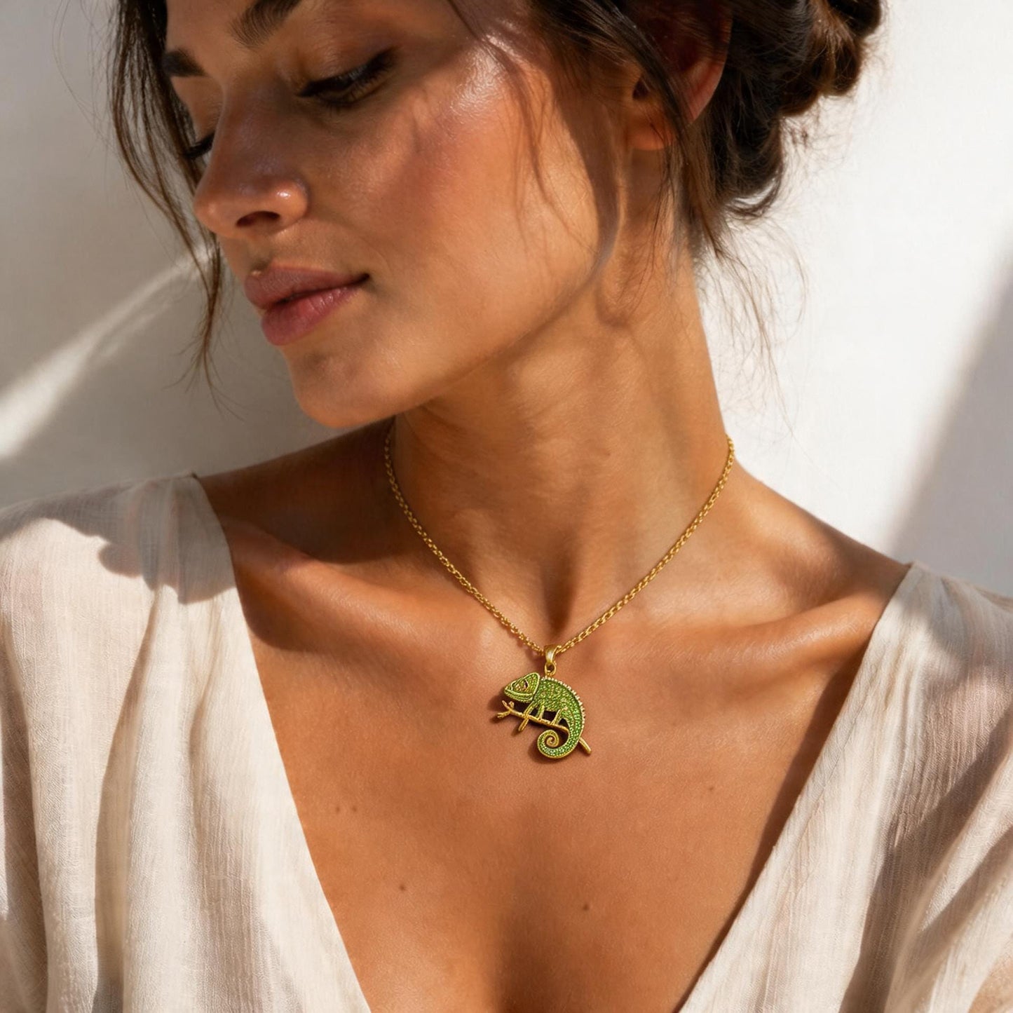 Peridot Chameleon Necklace | 925 Sterling Silver Animal Jewelry | Minimal Color Changing Design | Gift for Creative Souls