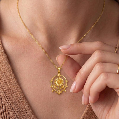 Eternal Daisy Crest Pendant | 925 Sterling Silver | Delicate Botanical Style | Meaningful Celebration Gift